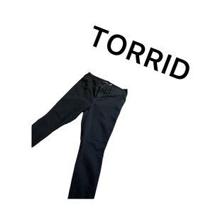 NWOT TORRID Black Jegging 12